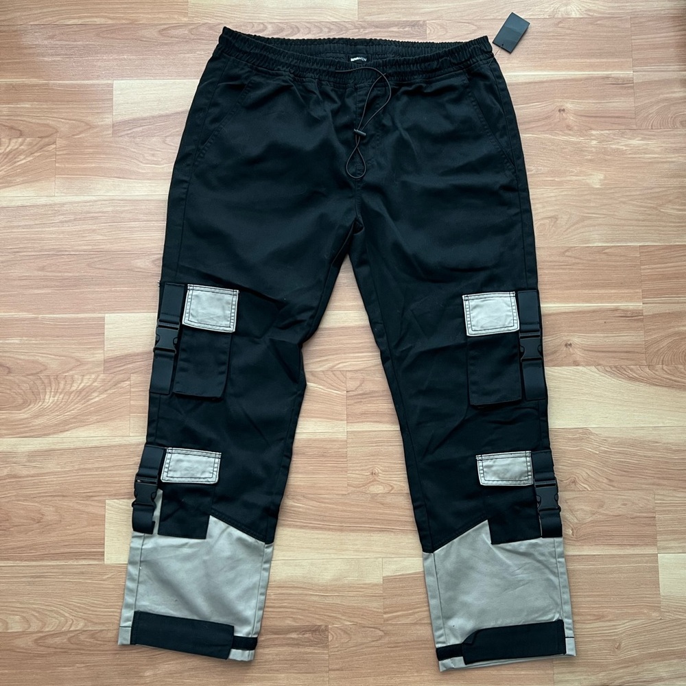 Novamen Black and Gray Men's Cargo Pants